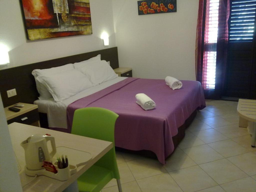 La Locanda Del Mare B&B La Caletta Camera foto